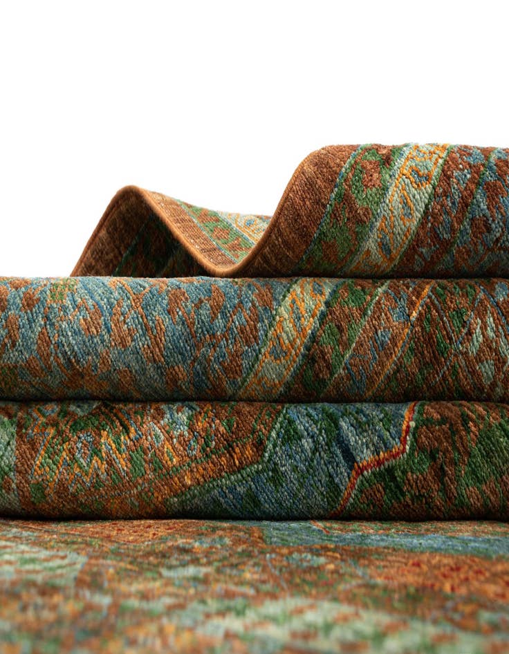 Detail image of 5' 10 x 8' Amina Rug