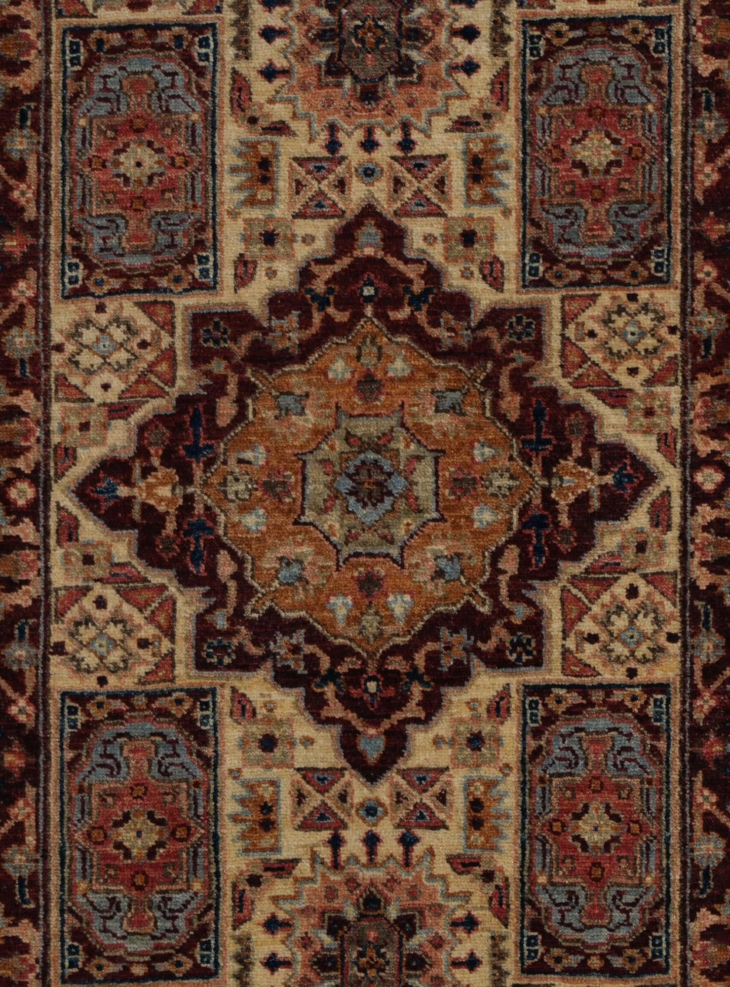 2' 6 x 4' Hand Knotted Ariana Rug