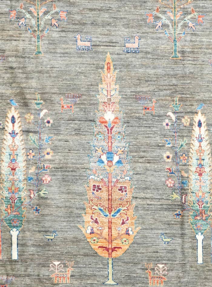 Detail image of 6' 9 x 9' 11 Hand Knotted Ariana Ziegler Rug