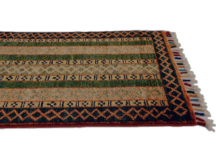 Detail image of 1' 8 x 3' 4 Hand Knotted Ariana Ziegler Rug