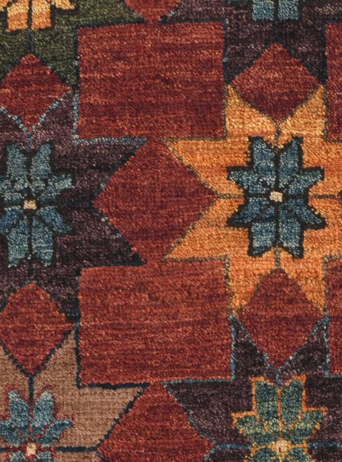 Detail image of 1' 10 x 3' 5 Hand Knotted Ariana Ziegler Rug