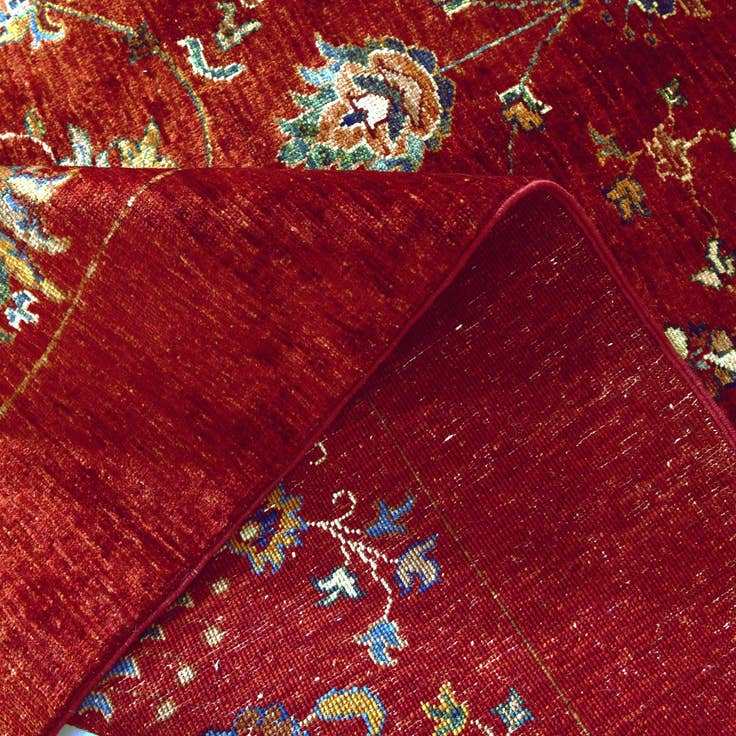 Detail image of 5' x 6' 4 Hand Knotted Ariana Ziegler Rug