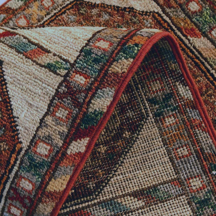 Detail image of 1' 8 x 3' 2 Hand Knotted Ariana Ziegler Rug
