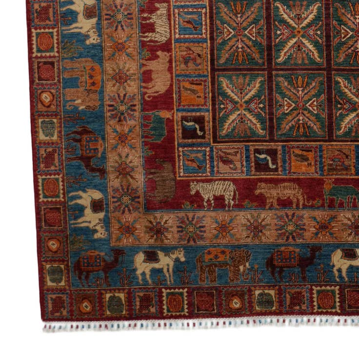 Detail image of 6' 8 x 9' 10 Hand Knotted Bakhtiar Rug