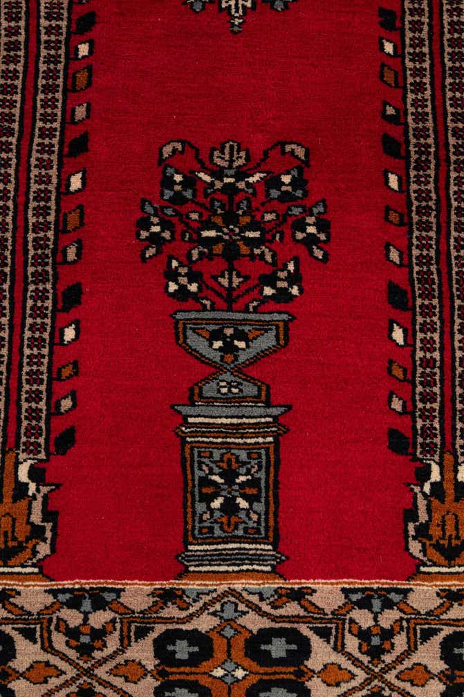 2' 9 x 4' 6 Hand Knotted Bokhara Wool Rug