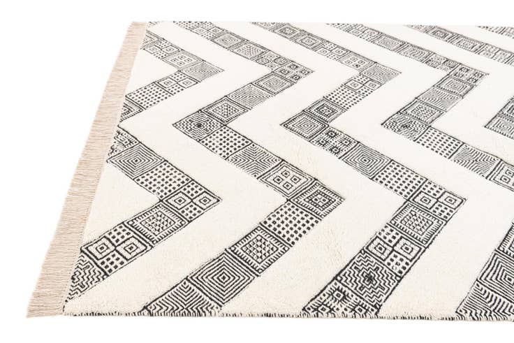 Detail image of 5' x 8' Hand Woven Braided Jute Rug