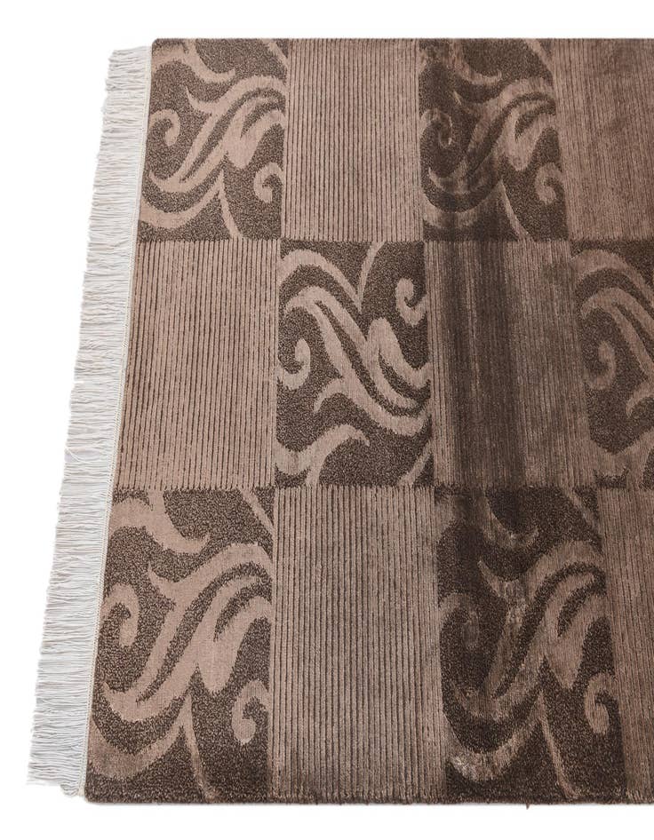 Detail image of 2' 8 x 4' 11  Hand Knotted Darya Wool Rug