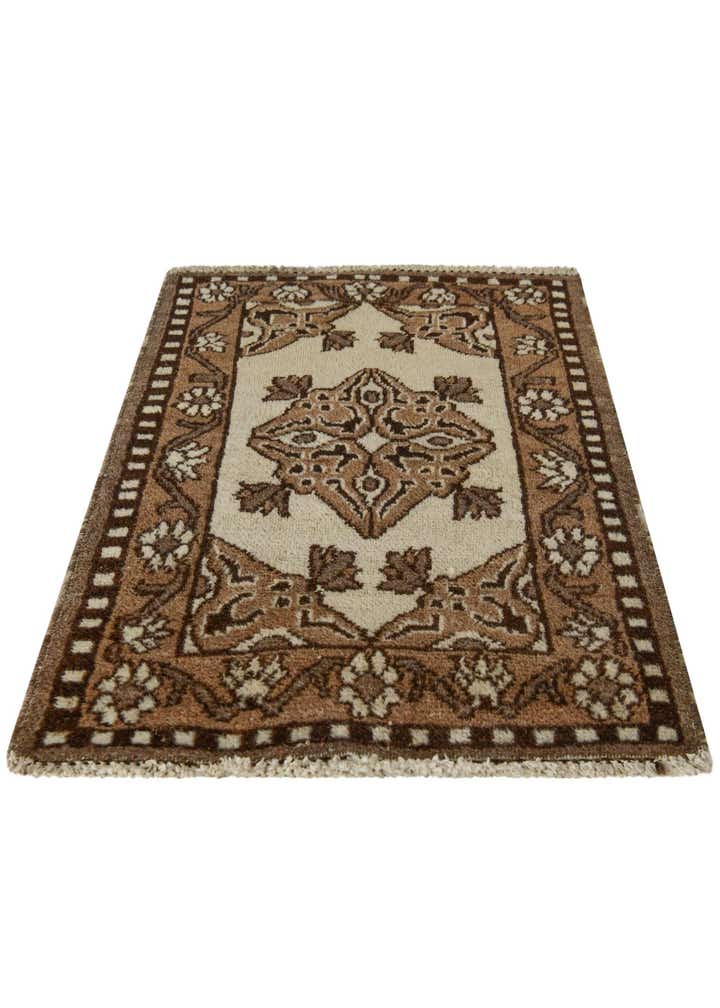 1' 6 x 2' 4 Hand Knotted Ferdos Persian Wool Rug