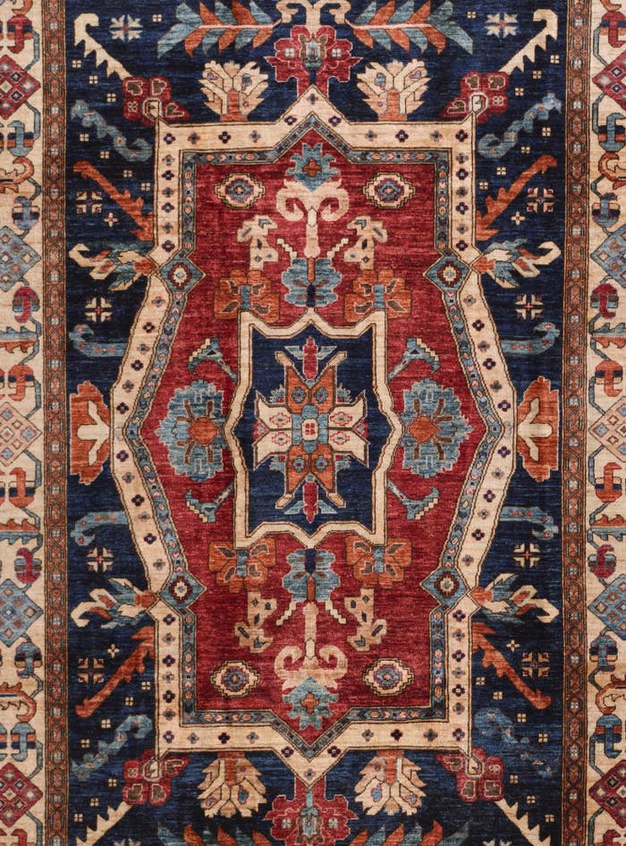 Detail image of 6' 8 x 10' 2 Hand Knotted Heriz Rug