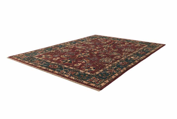 5' 9 x 7' 10 Hand Knotted Heriz Rug