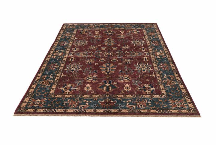 5' 9 x 7' 10 Hand Knotted Heriz Rug