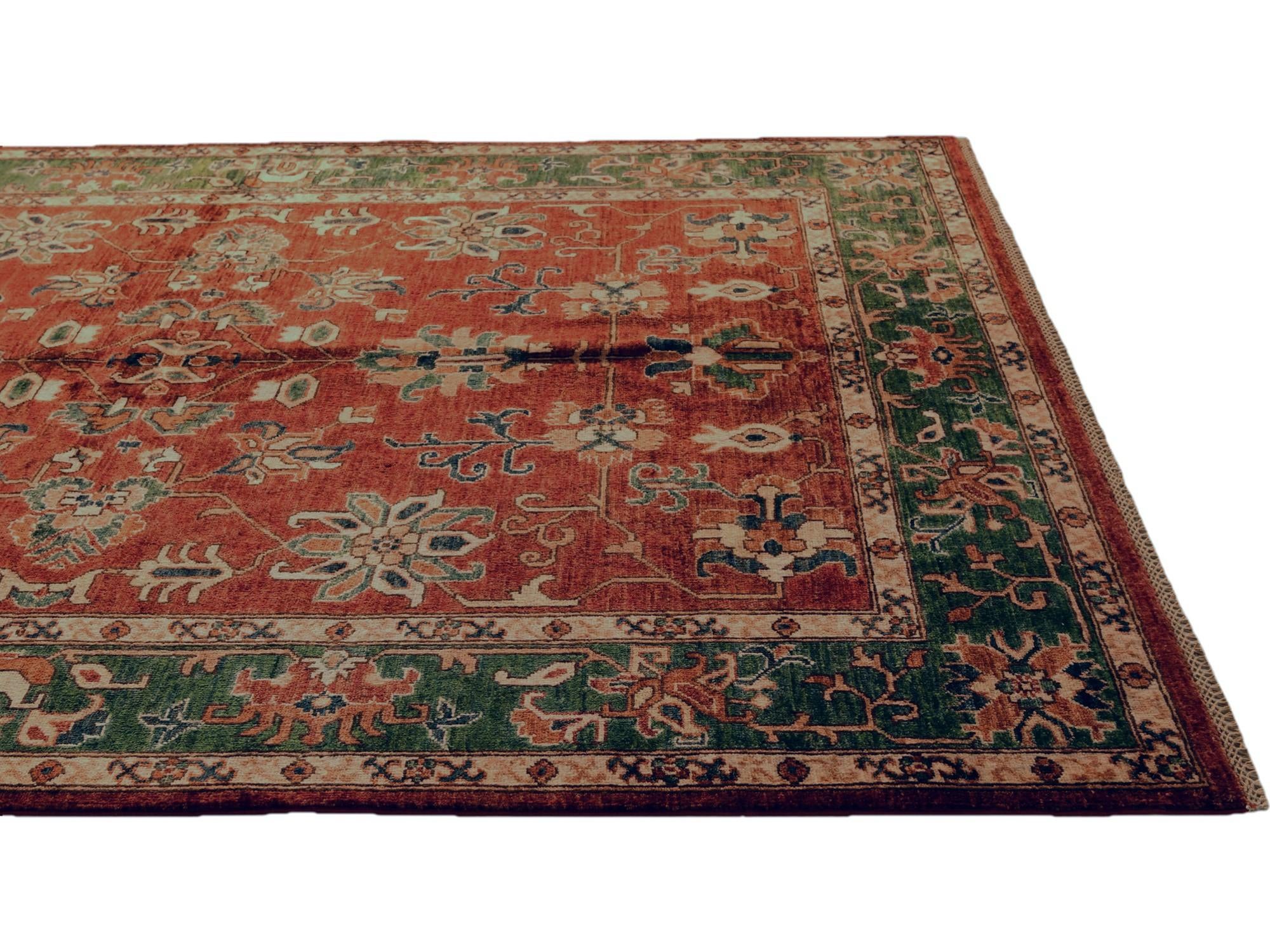 5' 9 x 7' 10 Hand Knotted Heriz Rug