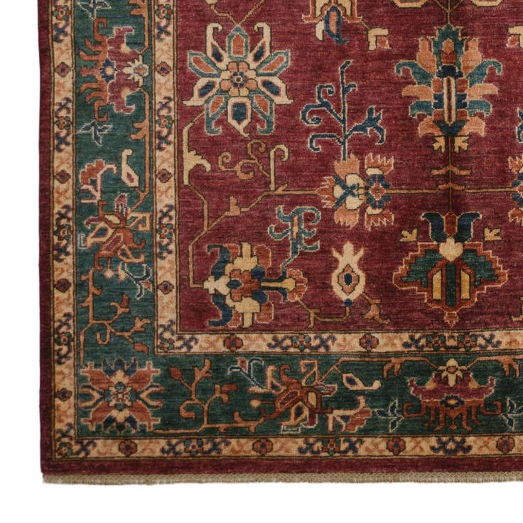 Detail image of 5' 9 x 7' 10 Hand Knotted Heriz Rug