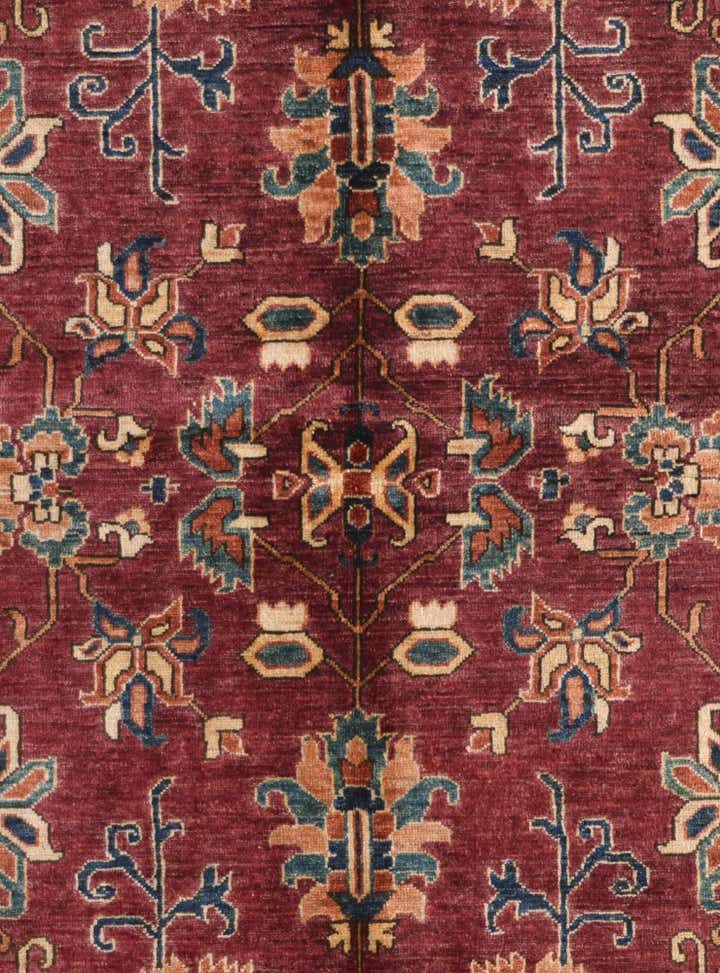 5' 9 x 7' 10 Hand Knotted Heriz Rug