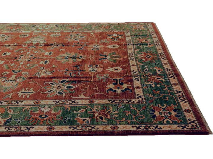 8' 2 x 10' Hand Knotted Heriz Rug