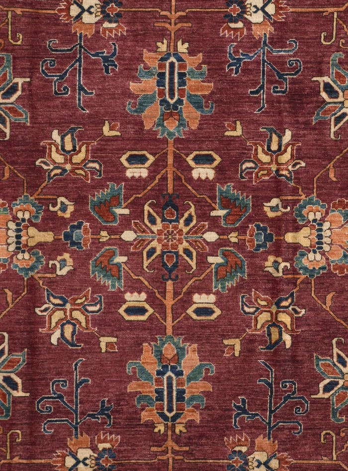 Detail image of 8' 2 x 10' Hand Knotted Heriz Rug