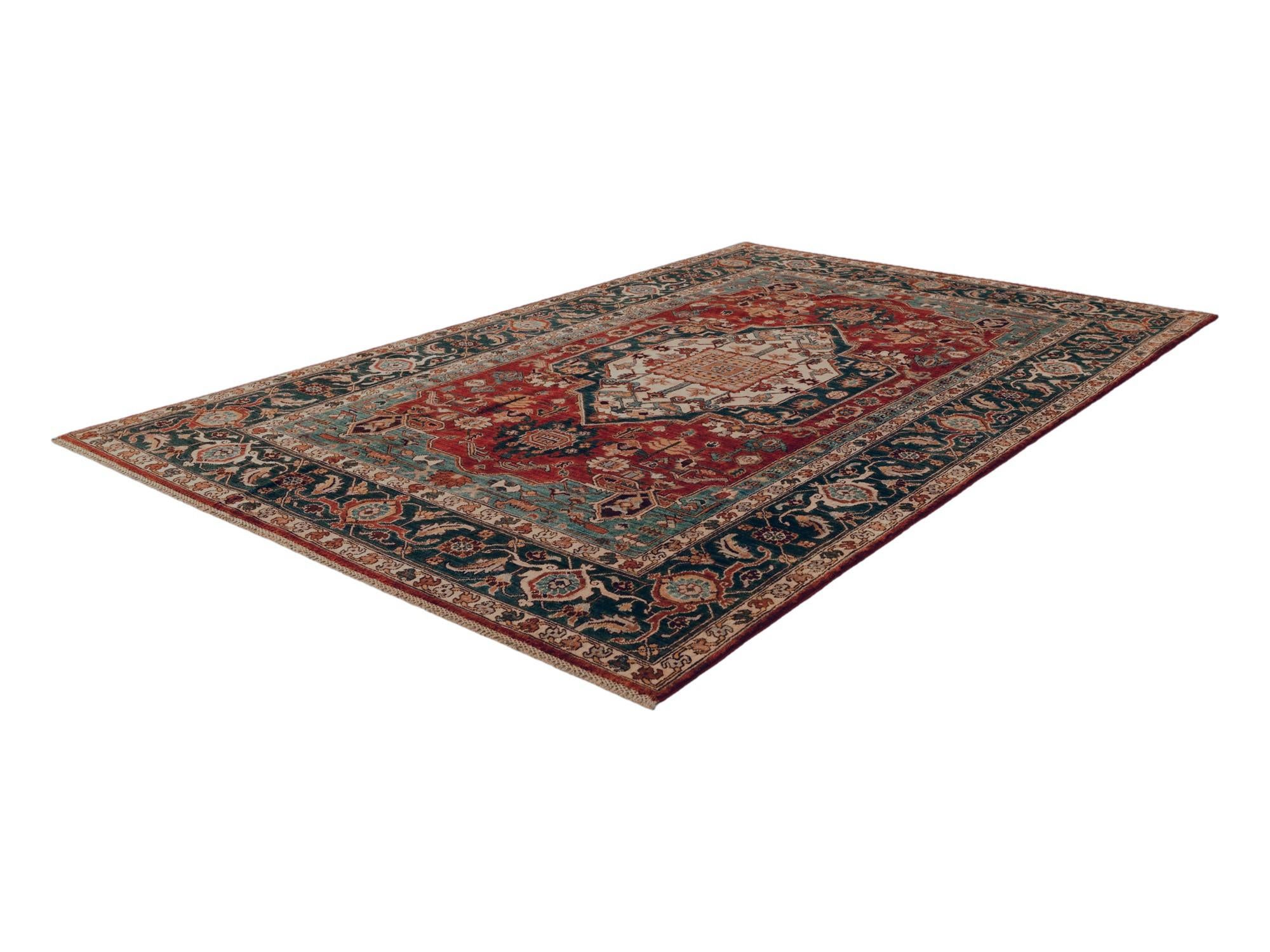 6' 6 x 9' 11 Hand Knotted Heriz Rug