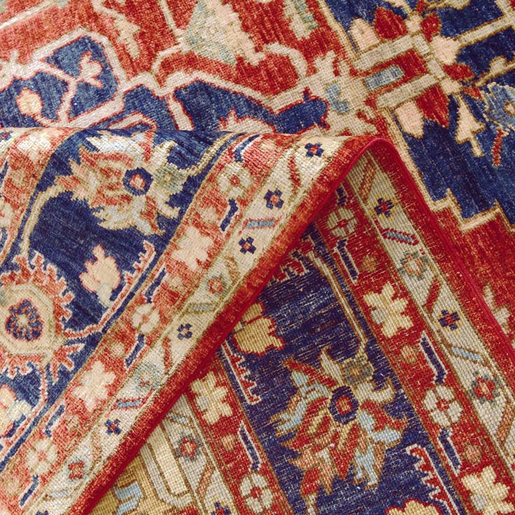 Detail image of 8' 2 x 9' 11 Hand Knotted Heriz Rug