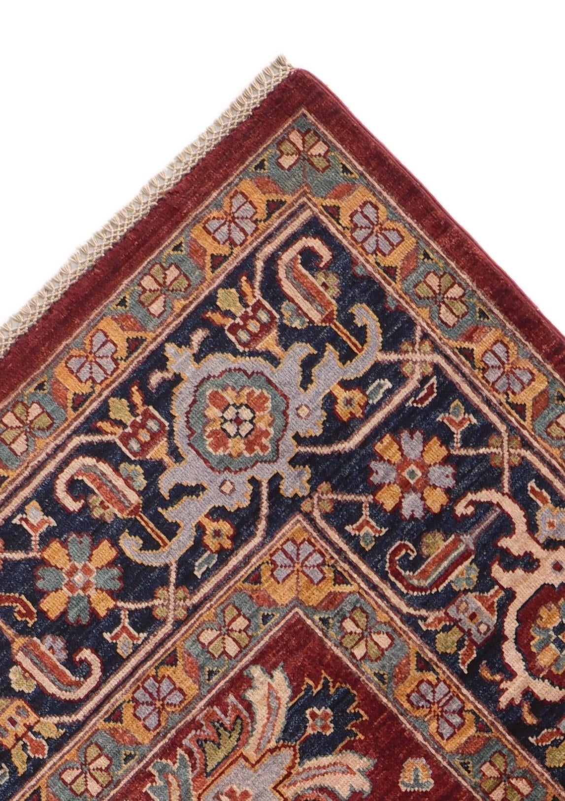 8' 1 x 9' 11 Hand Knotted Heriz Rug