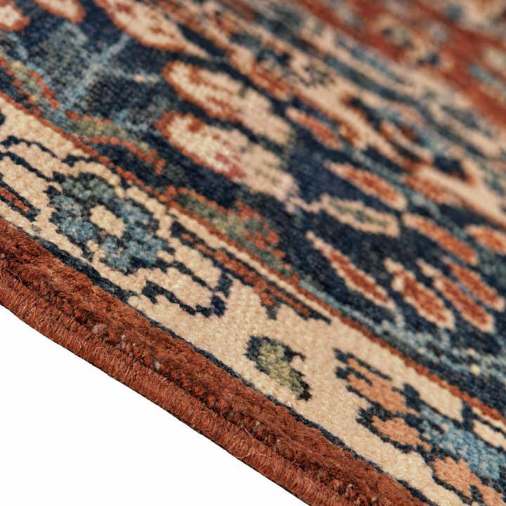 6' 10 x 9' 9 Hand Knotted Heriz Rug