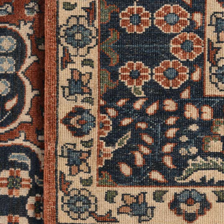 6' 10 x 9' 9 Hand Knotted Heriz Rug