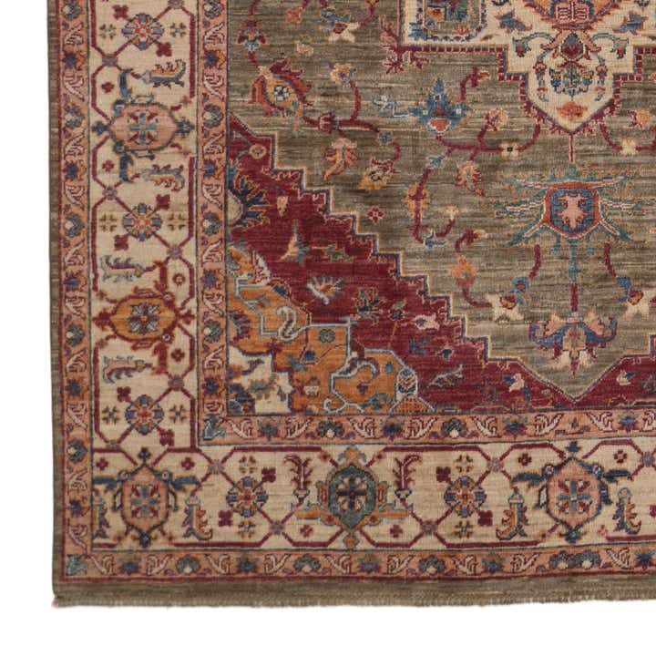 6' 10 x 9' 10 Hand Knotted Heriz Rug