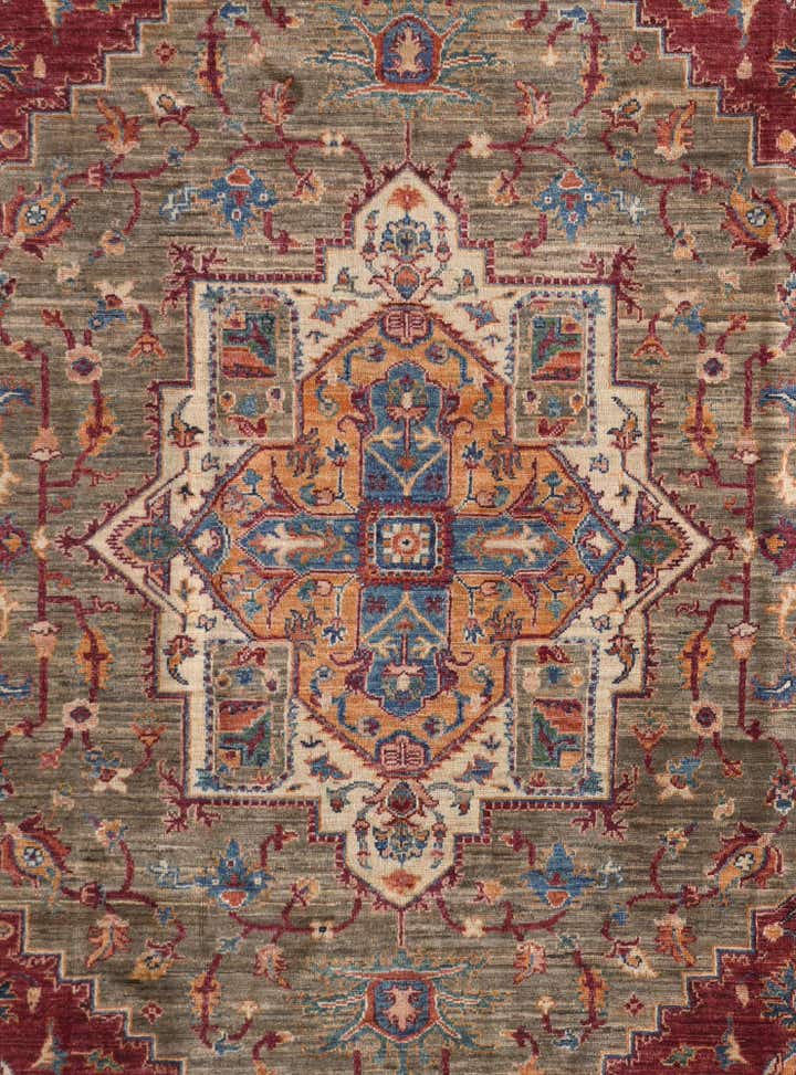 6' 10 x 9' 10 Hand Knotted Heriz Rug