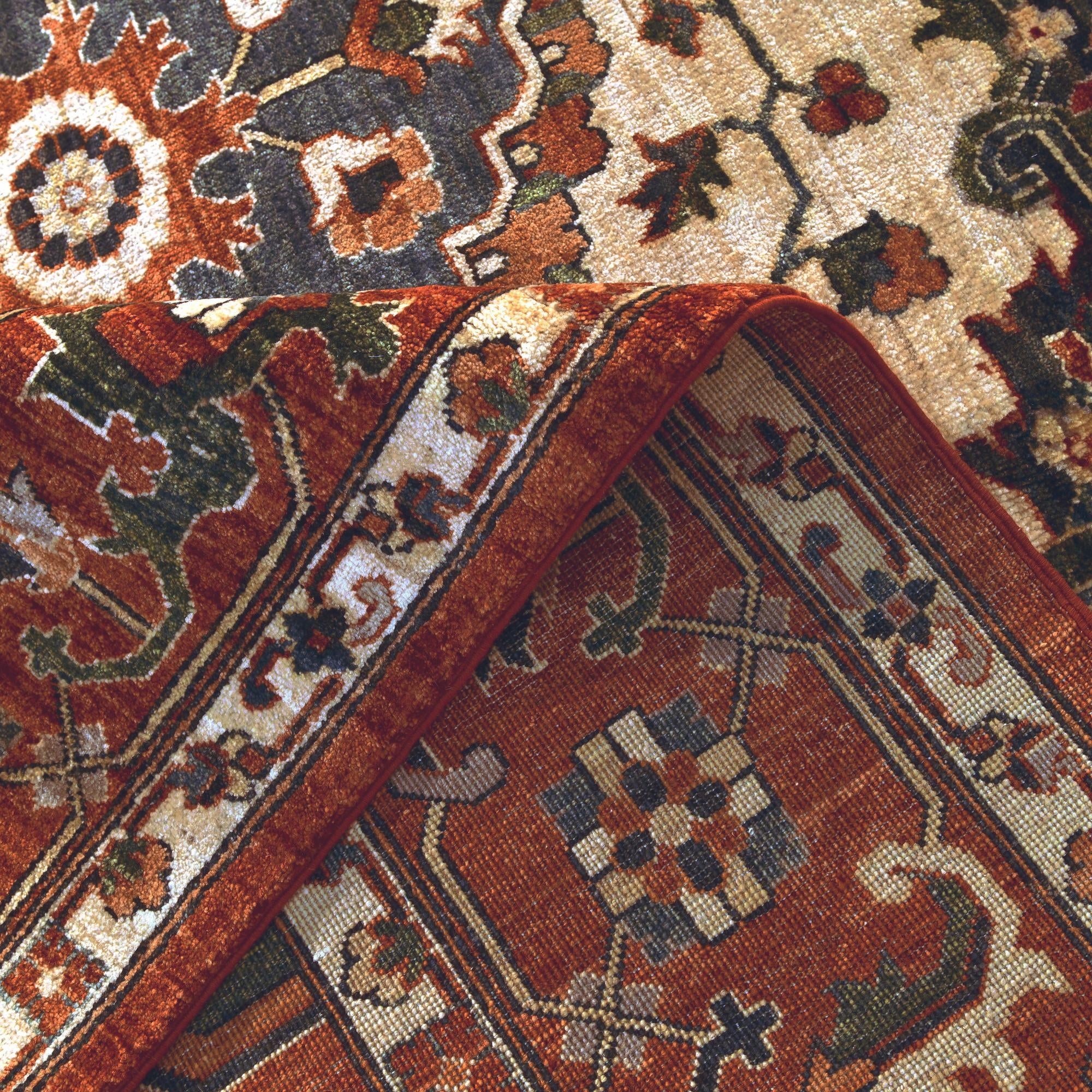 8' 2 x 10' Hand Knotted Heriz Rug