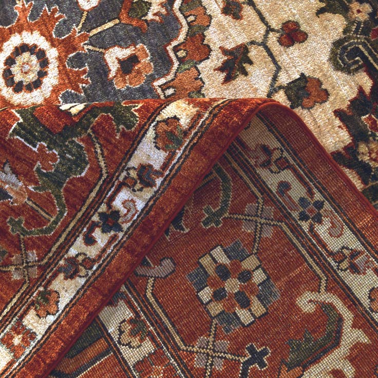 Detail image of 8' 2 x 10' Hand Knotted Heriz Rug