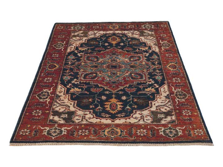 3' 10 x 5' 9 Hand Knotted Heriz Rug