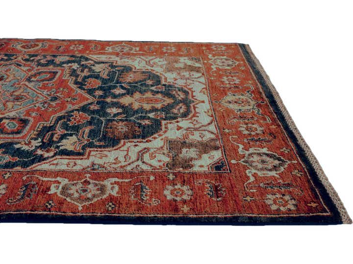 3' 10 x 5' 9 Hand Knotted Heriz Rug