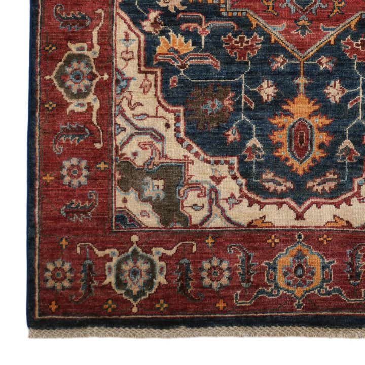 3' 10 x 5' 9 Hand Knotted Heriz Rug