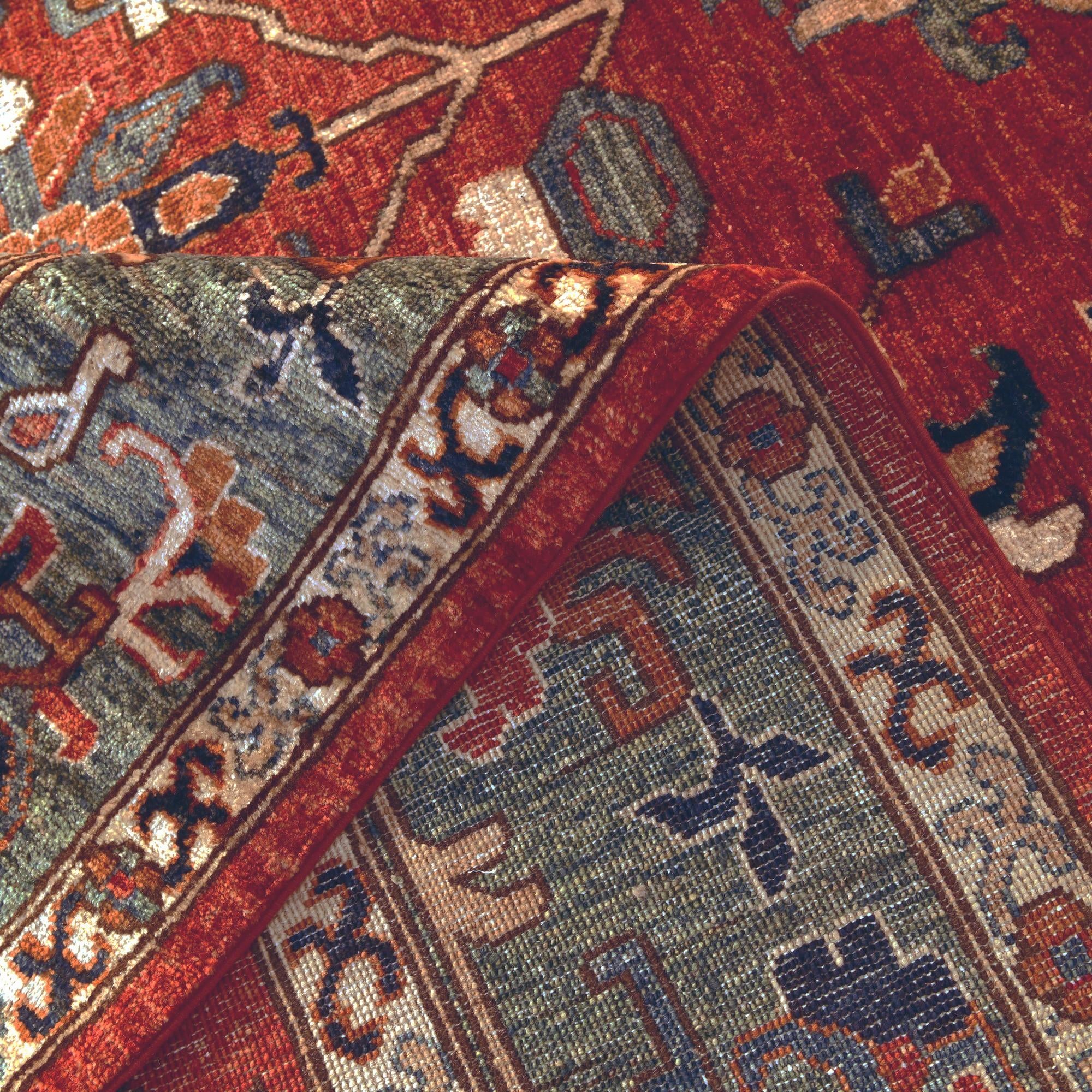 6' 9 x 9' 9 Hand Knotted Heriz Rug
