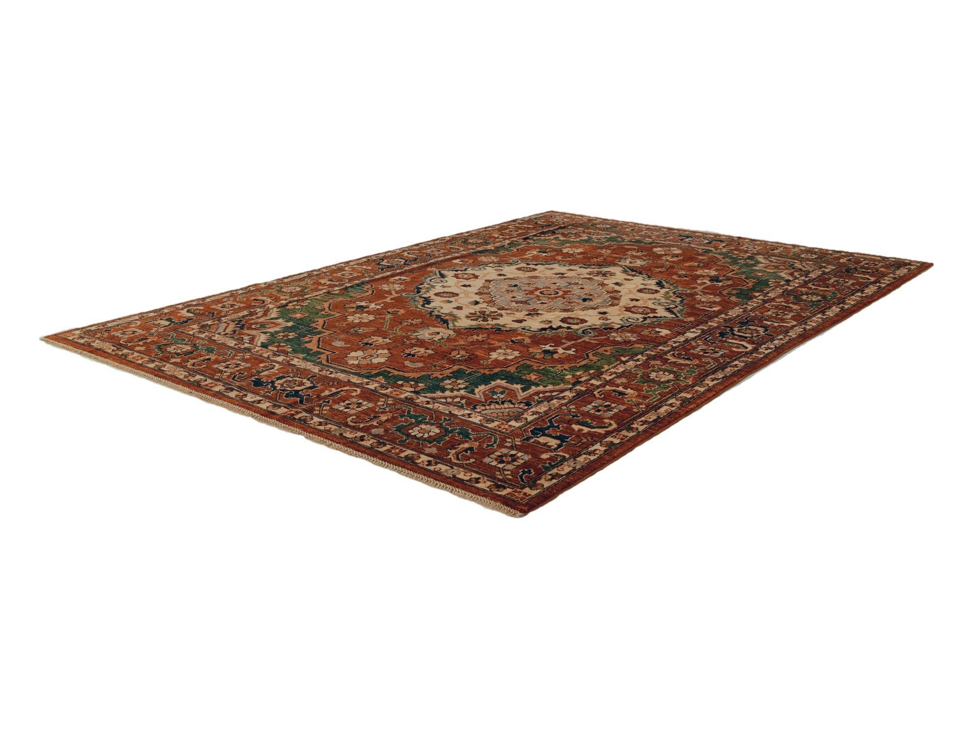 6' 11 x 9' 9 Hand Knotted Heriz Rug