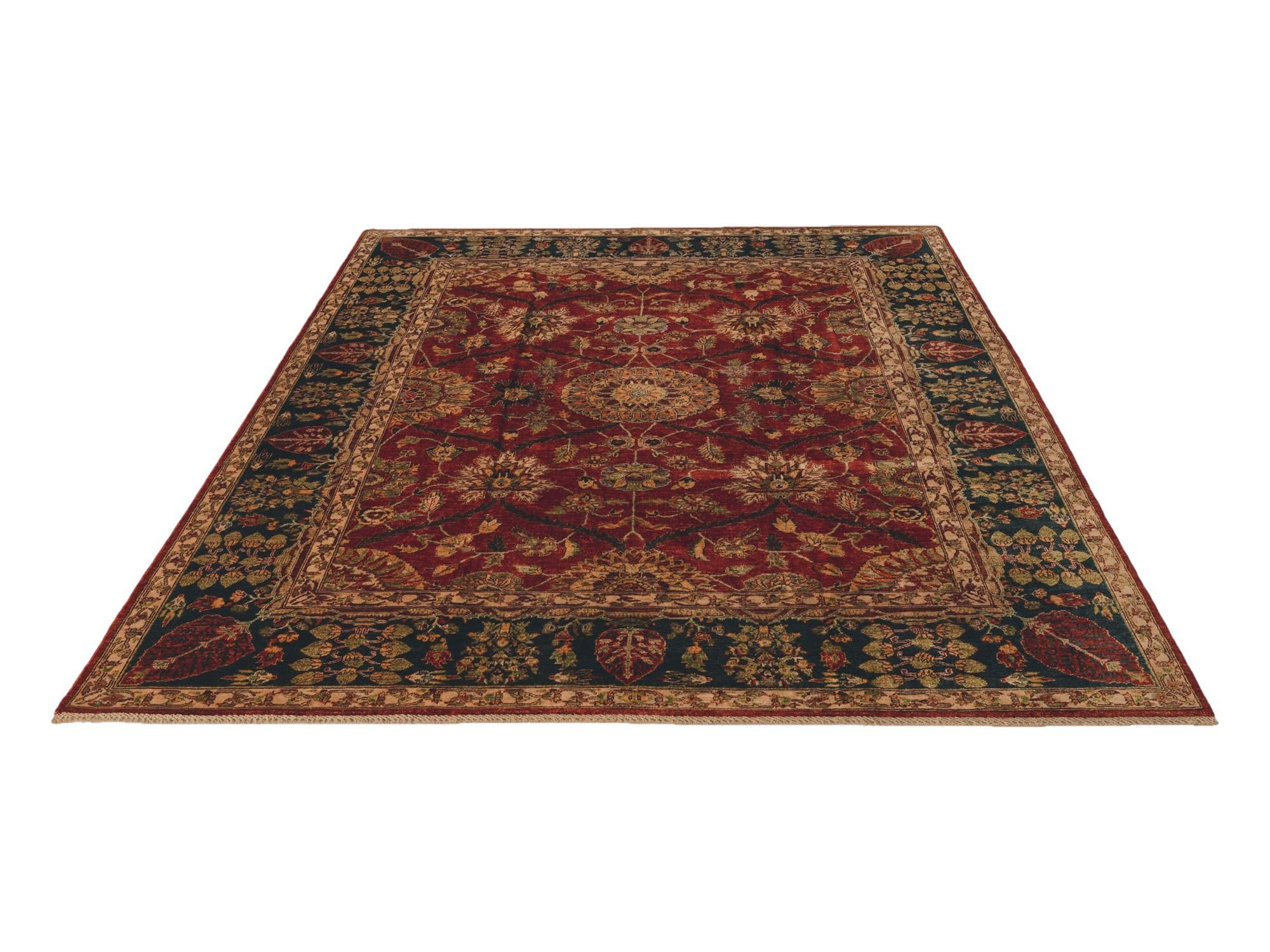 8' 2 x 10' Hand Knotted Heriz Rug