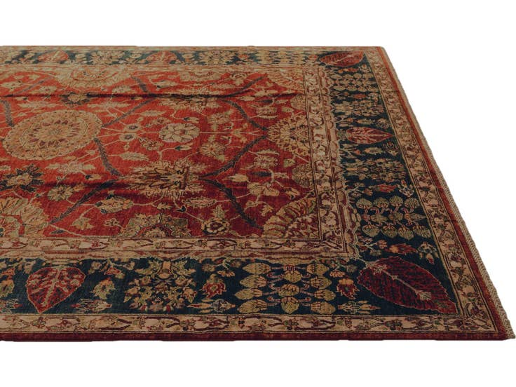 Detail image of 8' 2 x 10' Hand Knotted Heriz Rug