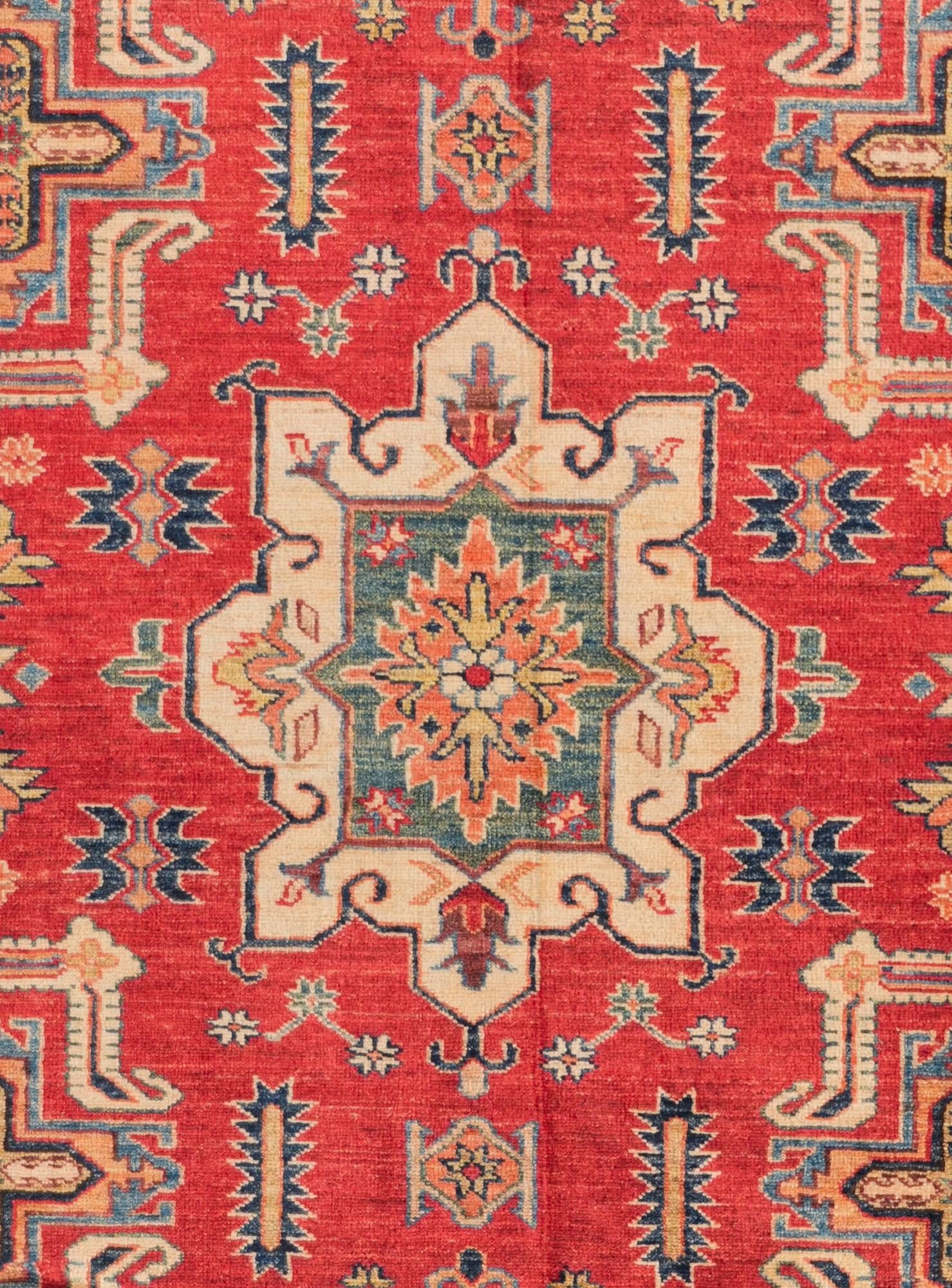 6' x 9' 1 Hand Knotted Kazak Rug