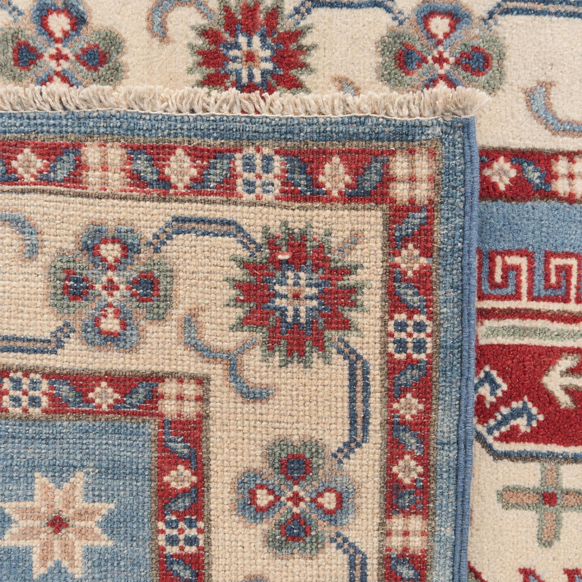 2' 7 x 4' 2 Hand Knotted Kazak Rug