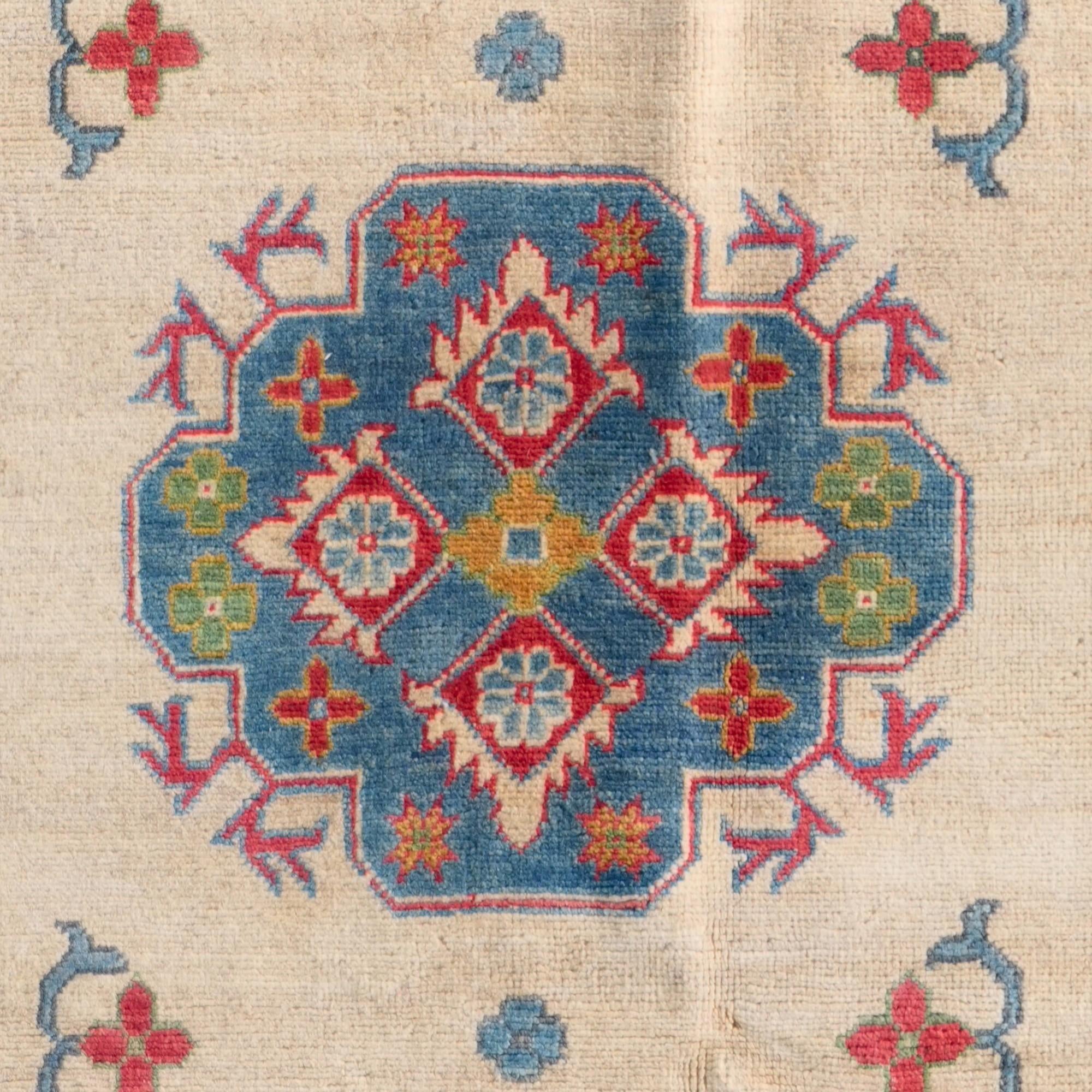Detail image 10 of 10: 5' 1 x 7' 1 Hand Knotted Kazak Rug