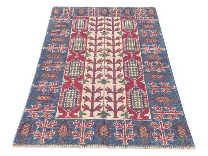2' 7 x 4' 3 Hand Knotted Kazak Rug