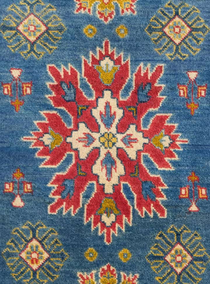 2' 7 x 4' 4 Hand Knotted Kazak Rug