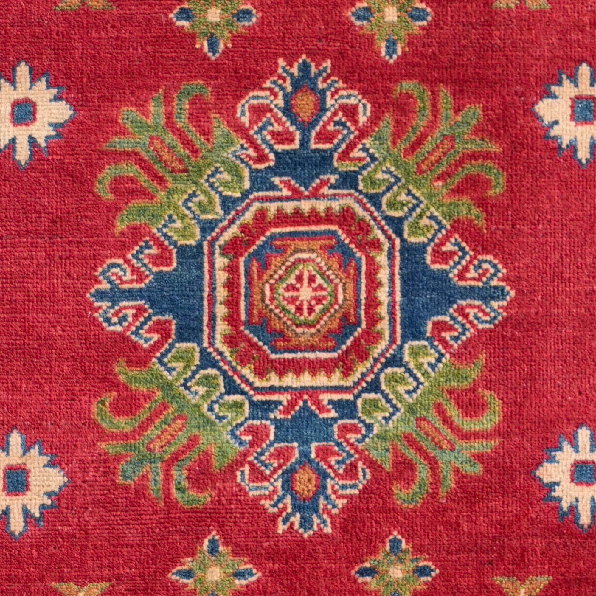 Detail image 10 of 10: 4' x 6' 2 Hand Knotted Kazak Rug