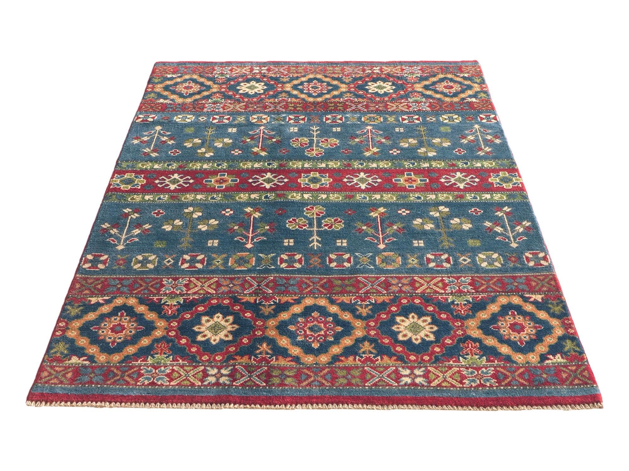 Detail image 5 of 10: 4' x 6' Hand Knotted Kazak Rug