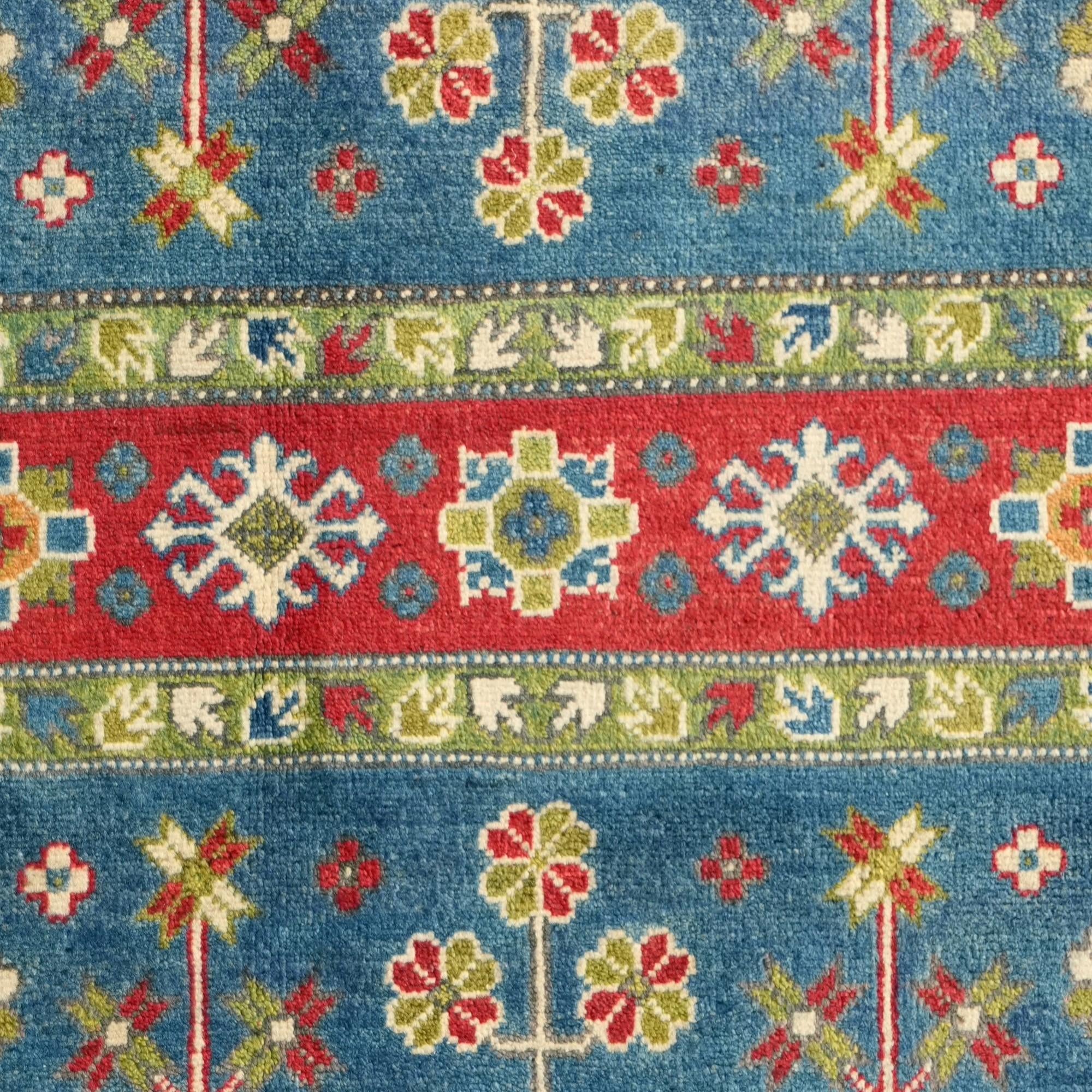 Detail image 10 of 10: 4' x 6' Hand Knotted Kazak Rug