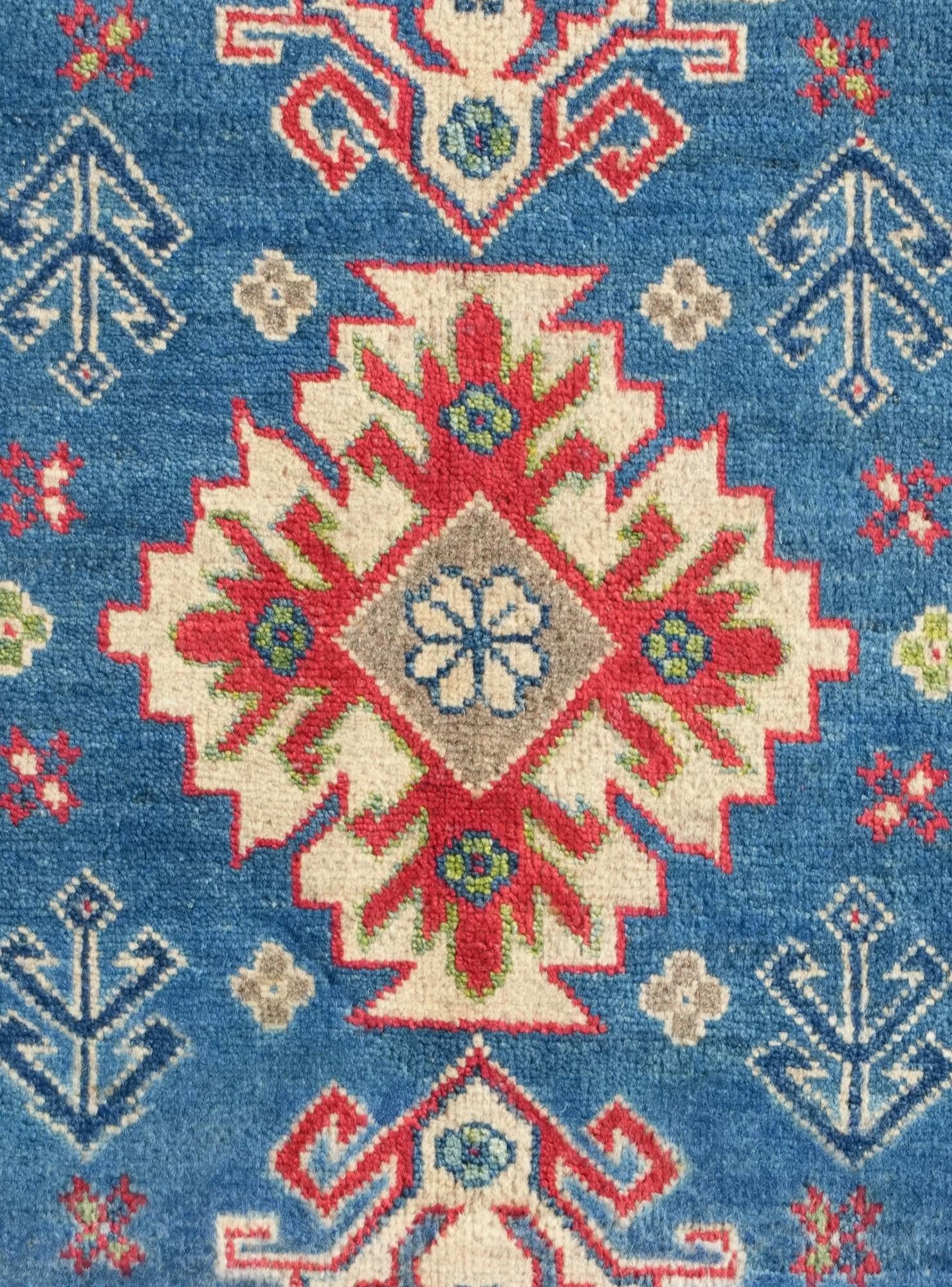 2' 7 x 4' 2 Hand Knotted Kazak Rug