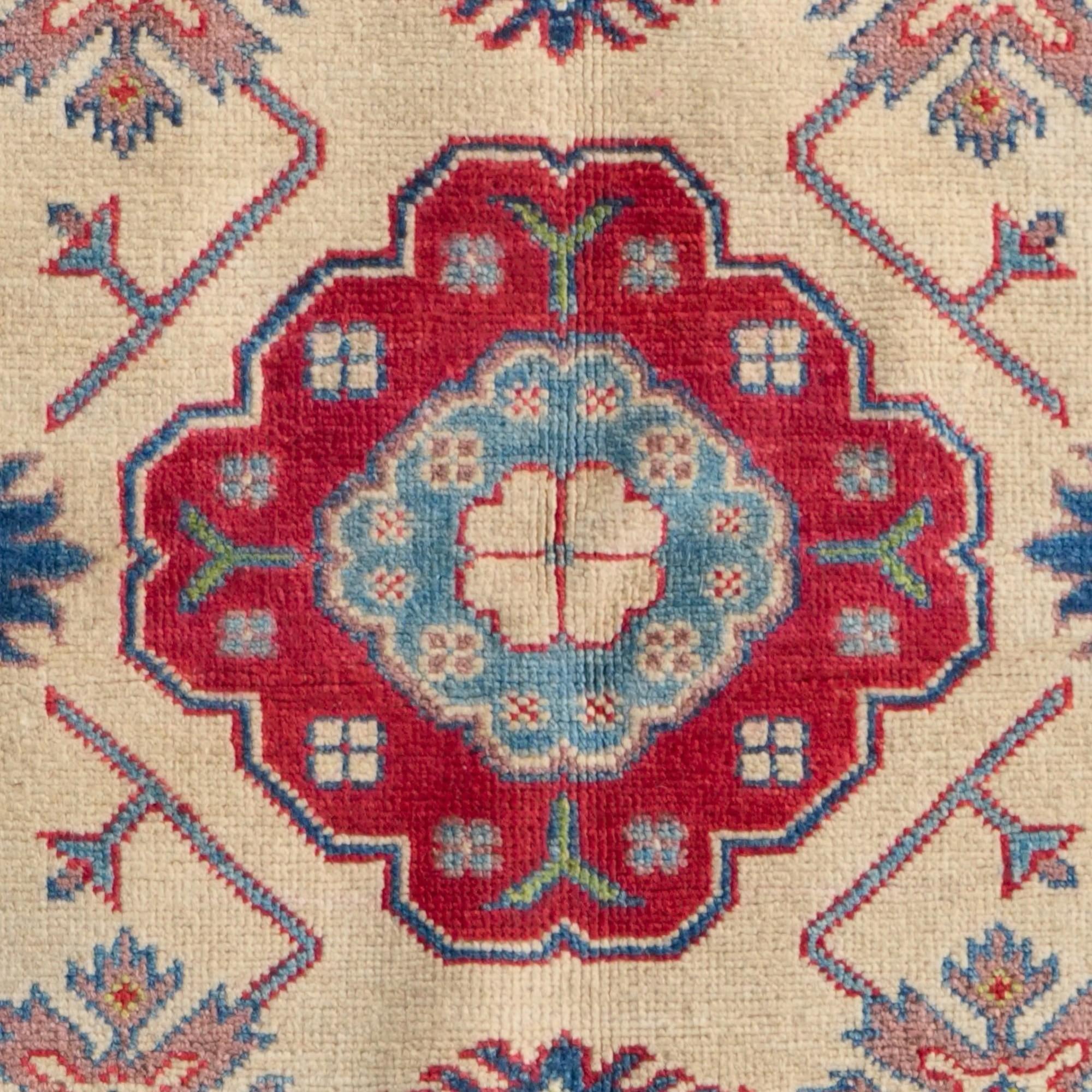 Detail image 10 of 10: 5' 1 x 6' 8 Hand Knotted Kazak Rug