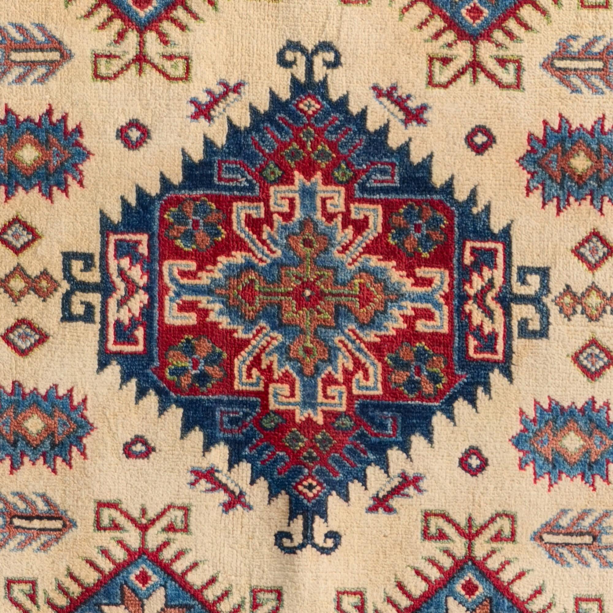 Detail image 10 of 10: 4' 10 x 6' 7 Hand Knotted Kazak Rug