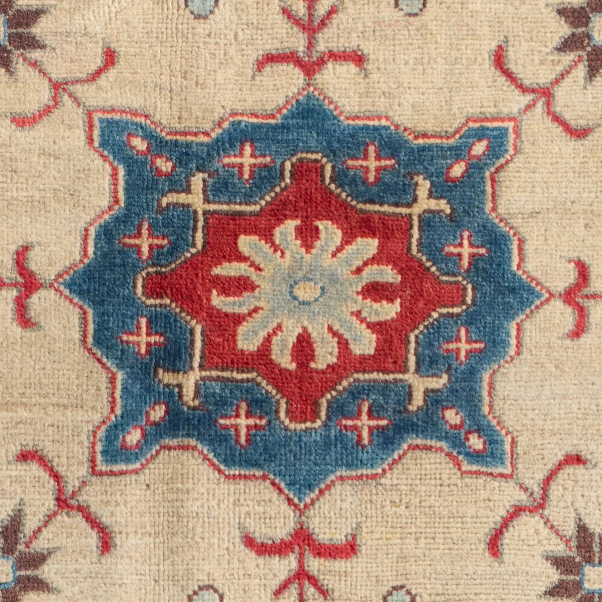 Detail image 10 of 10: 5' x 6' 9 Hand Knotted Kazak Rug
