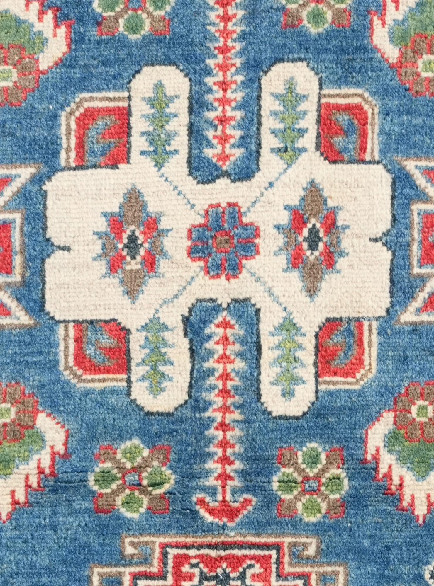 2' 7 x 4' 4 Hand Knotted Kazak Rug