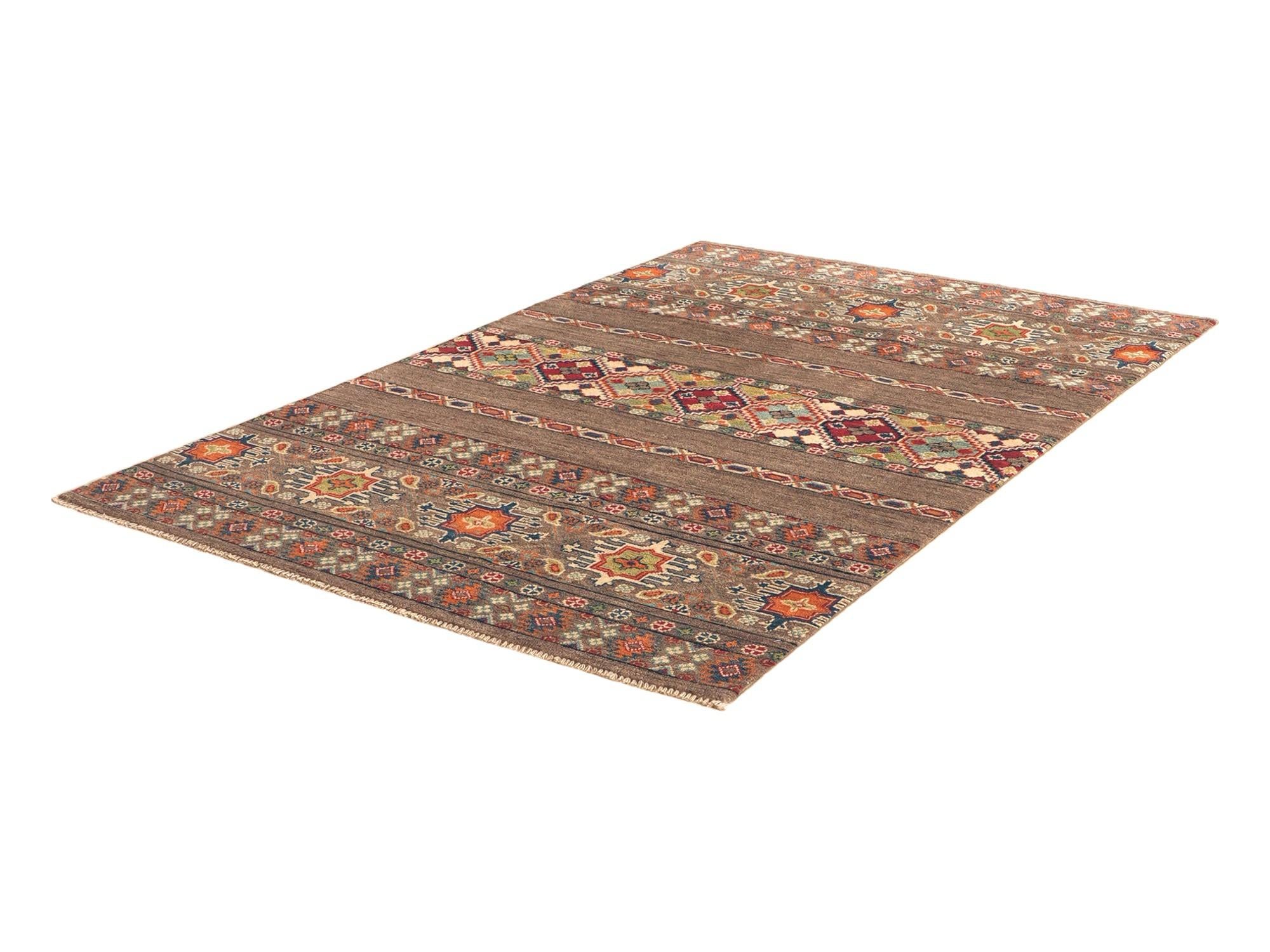 Detail image 4 of 11: 4' 1 x 6' 1 Hand Knotted Kazak Rug
